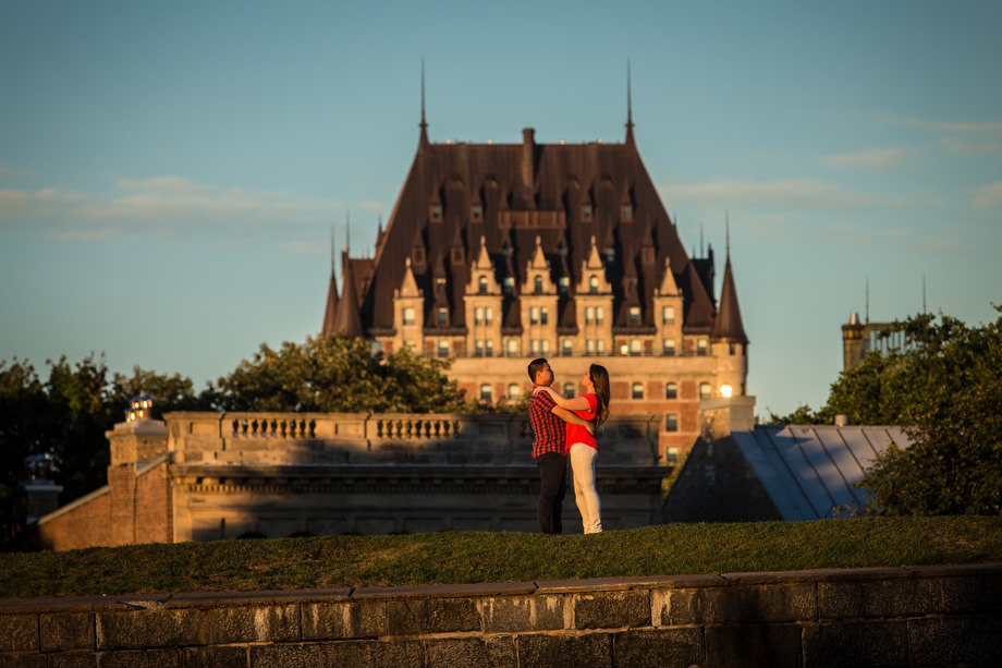 Engagement session in old Quebec city