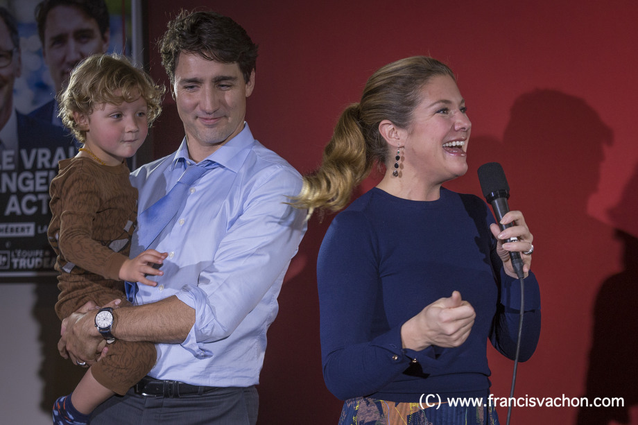 Justin Trudeau, Sophie Gregoire and their son Hadrien, 3, are seen during a liberal rally in Dolbeau-Mistassini, Qc, on Thursday October 19, 2017. THE CANADIAN PRESS/Francis Vachon.