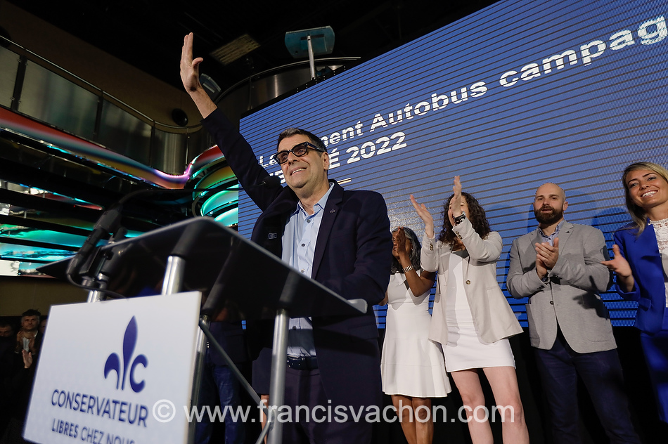 Le chef du Parti Conservateur du Québec (PCQ) Éric Duhaime lors d'n rassemblement politique à Québec le 21 août 2022.