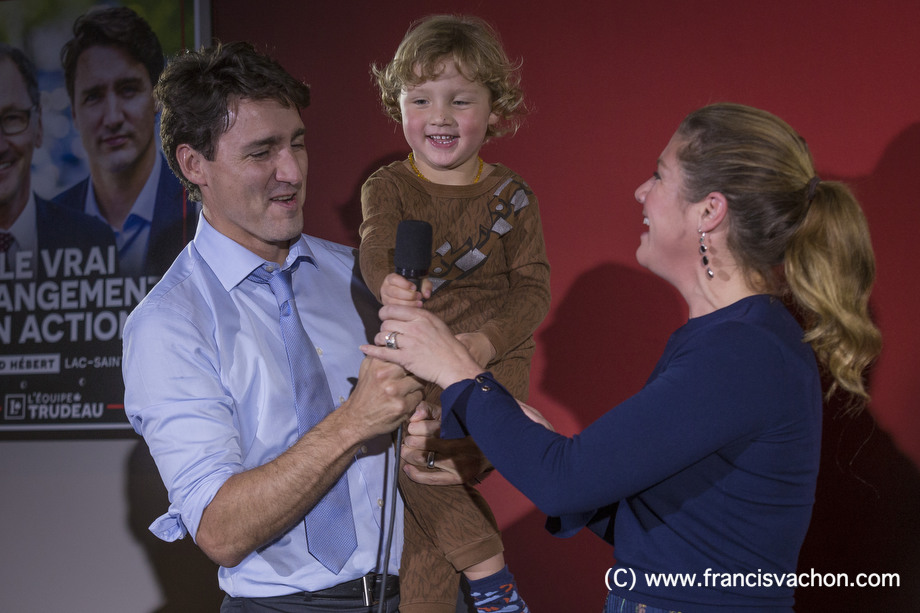 Justin Trudeau, Sophie Gregoire and their son Hadrien, 3, are seen during a liberal rally in Dolbeau-Mistassini, Qc, on Thursday October 19, 2017. THE CANADIAN PRESS/Francis Vachon.