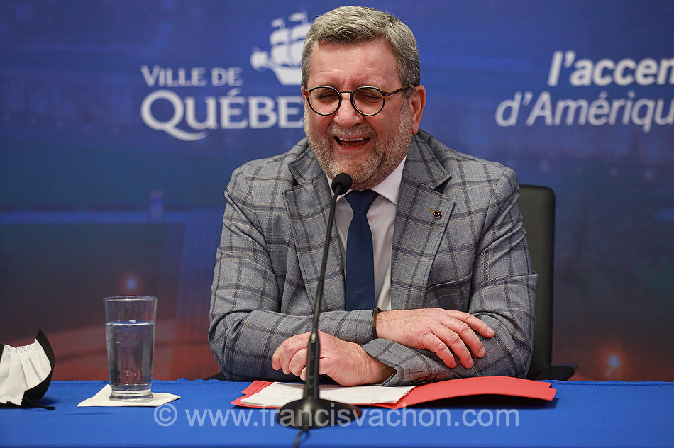Regis Labeaume annonce qu’il ne se representera pas a la mairie de Quebec lors d’une conference de presse a Quebec le 5 mai 2021. Photo Francis Vachon pour Le Devoir.