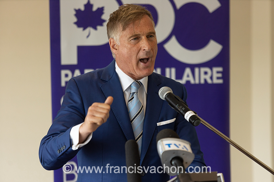 Maxime Bernier, chef du PPC, s’adresse aux médias lors du lancement de sa campagne électoral à l’hôtel Georgesville de St-George de Beauce la 20 août 2021. 
