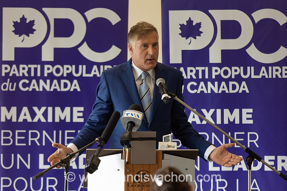 Maxime Bernier, chef du PPC, s’adresse aux médias lors du lancement de sa campagne électoral à l’hôtel Georgesville de St-George de Beauce la 20 août 2021.